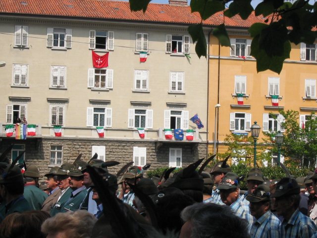 aperuginoalabarda.jpg